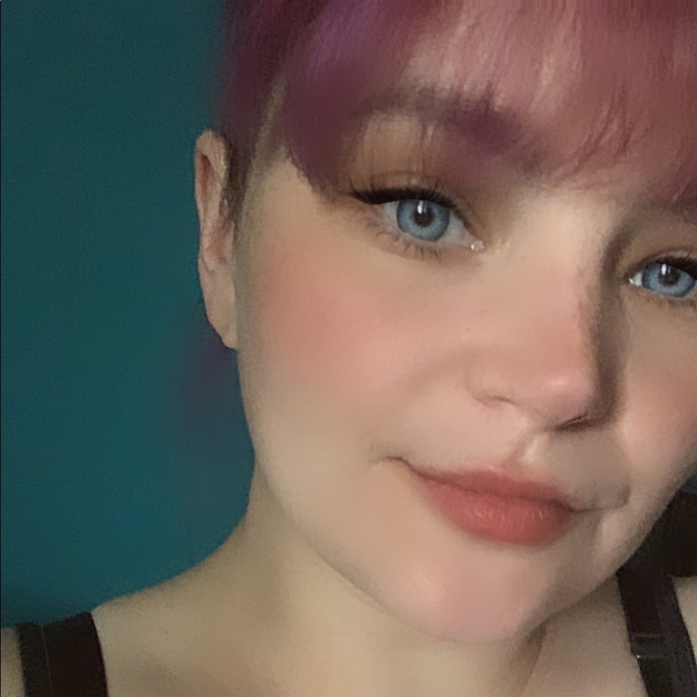 Meet your Posher, Jade